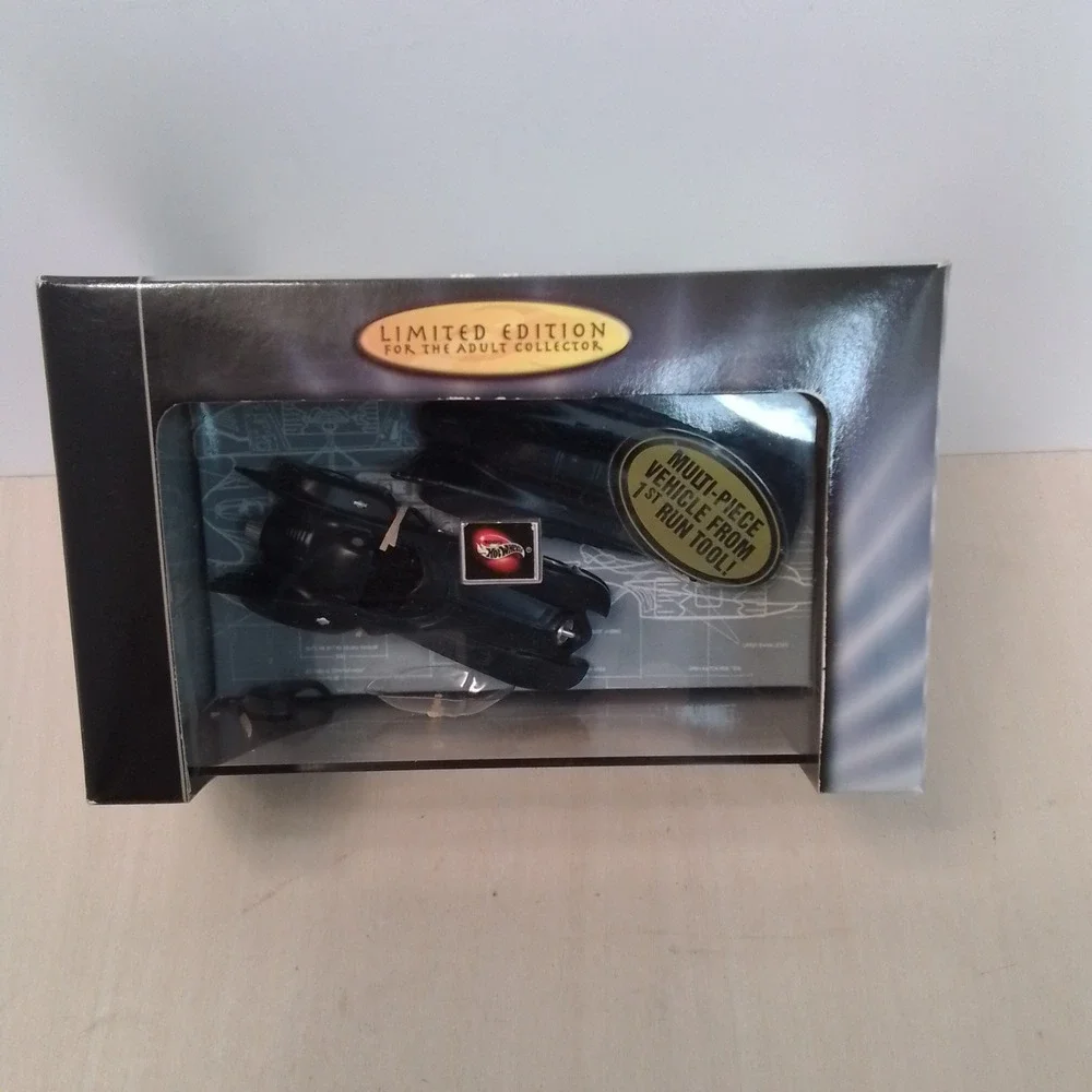 Hot‎ Wheels Batman Batmobile Limited Edition Collector 164 Scale